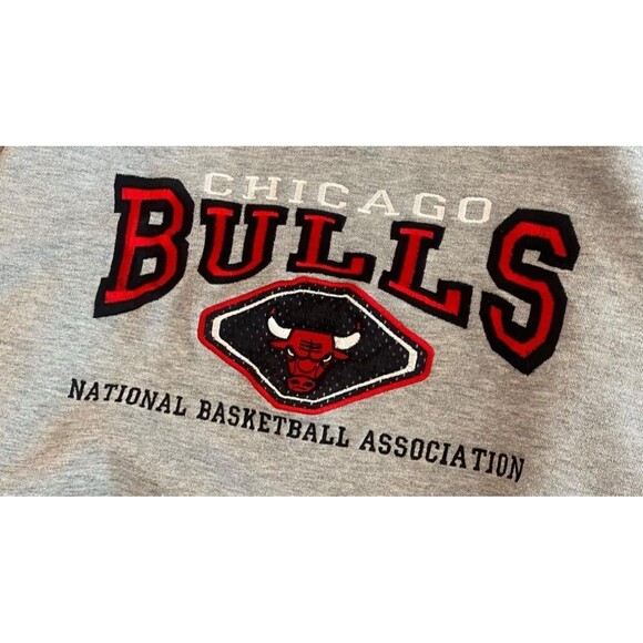 Vintage 1990s Chicago Bulls NBA Embroidered Pullover Sweater Sweatshirt Large - Picture 2 of 8